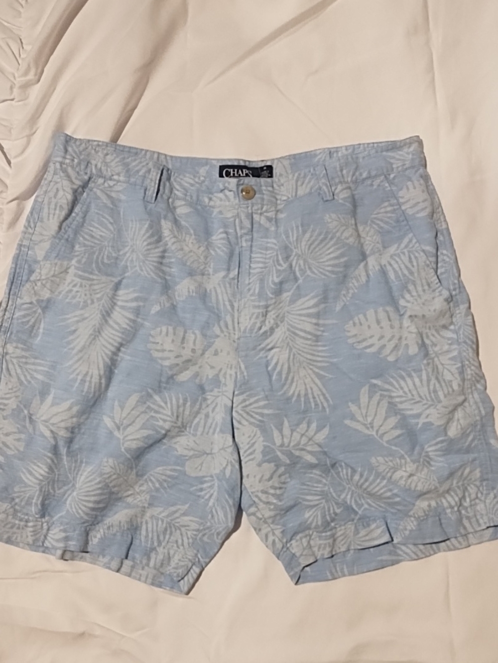 Chaps NWOT Light Blue & White Tropical Leaf Flat Front Shorts Size 36" Waist.